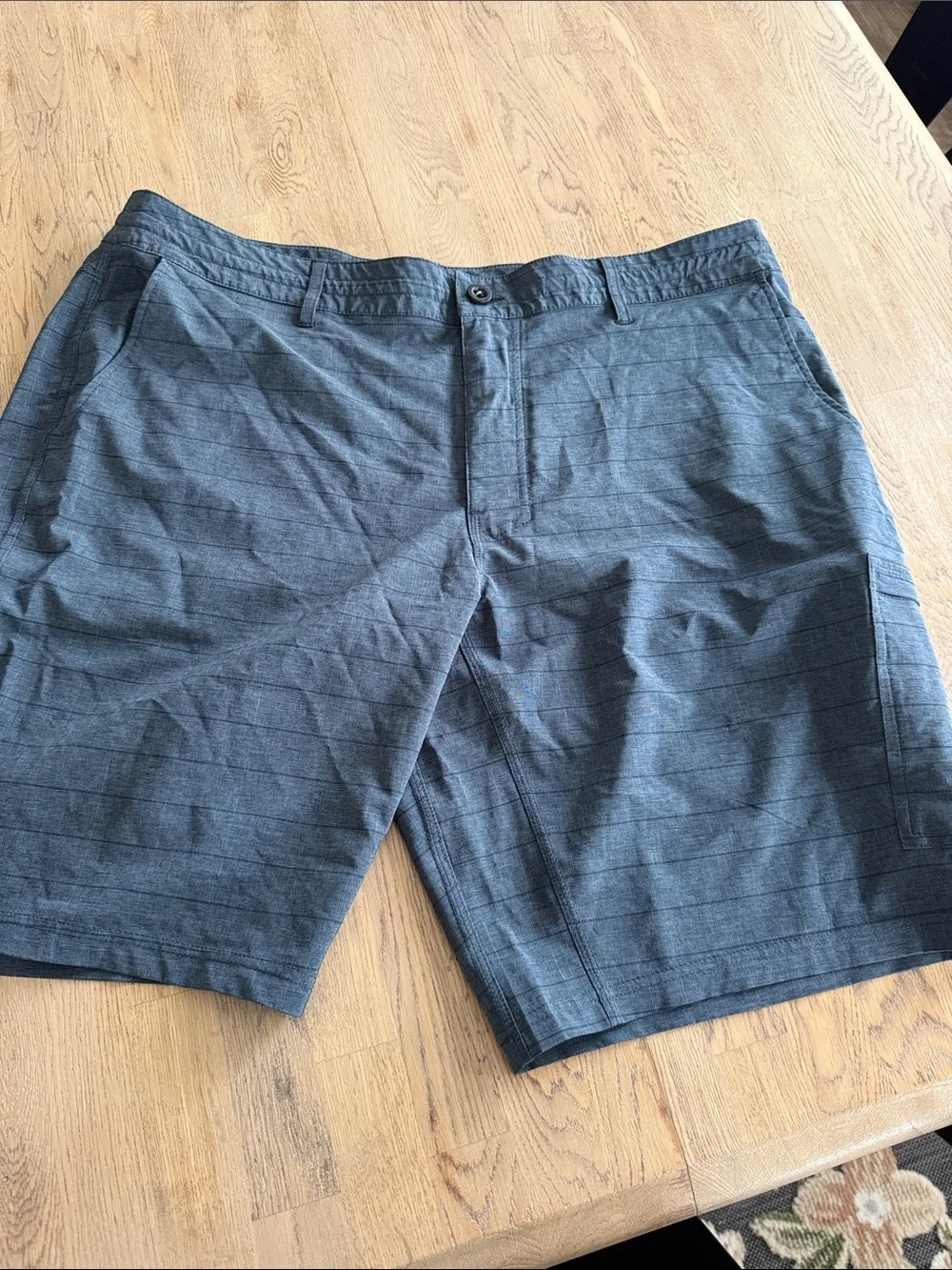 O'Neill Men's Dark Gray Subtle-Stripe Flat Front Shorts